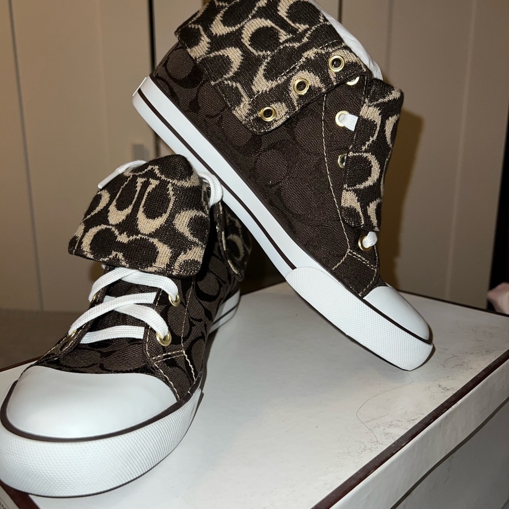 Rare Coach high tops Bonney Knit size 8